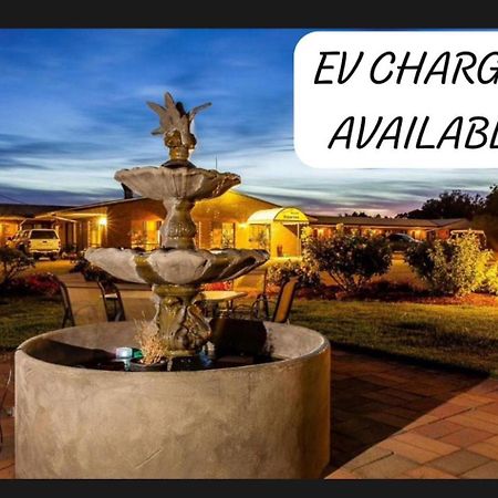 Newell Motor Inn Narrandera Exterior foto