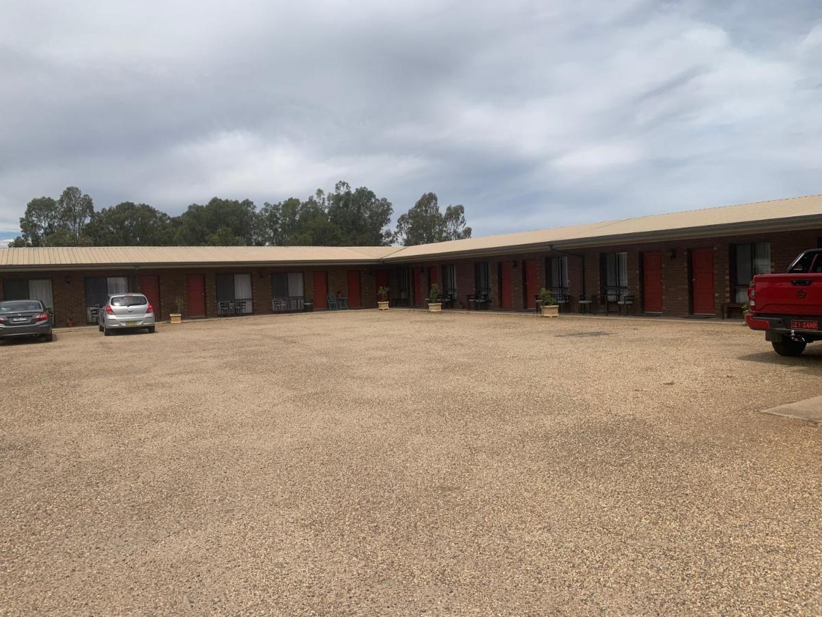 Newell Motor Inn Narrandera Exterior foto